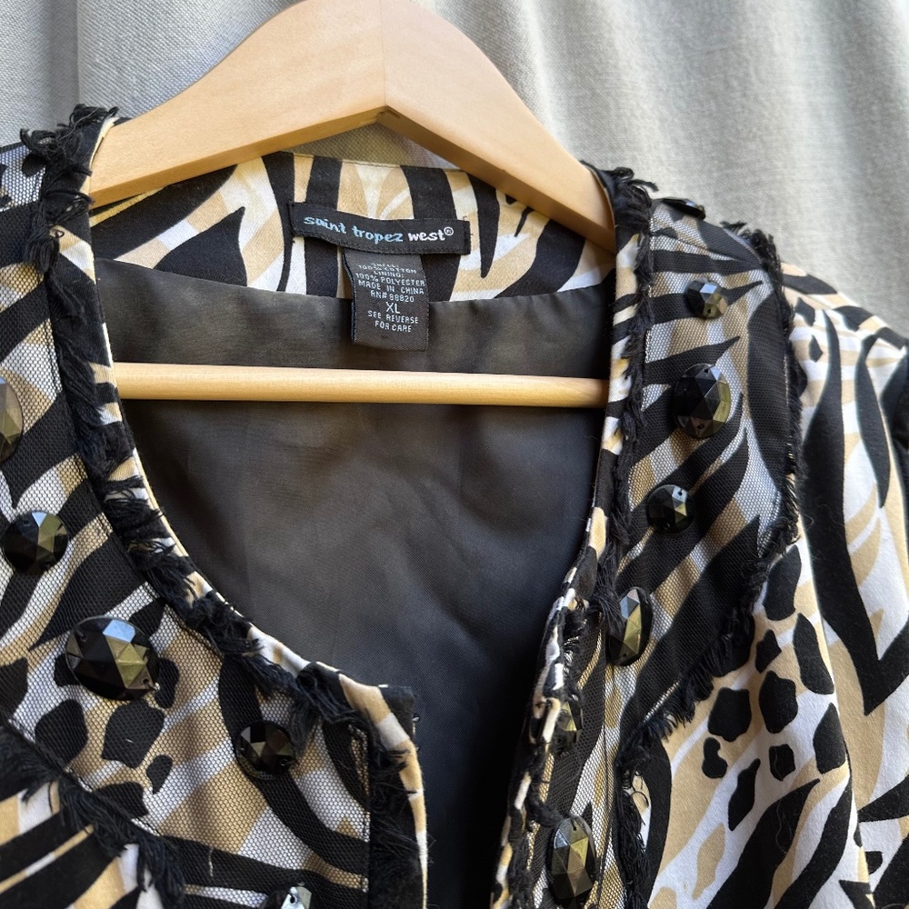 Women’s Jacket for a dress up office day or night out!